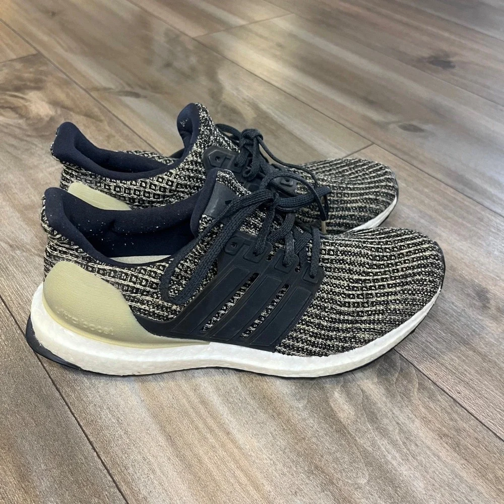 Adidas Ultra Boost 4.0 Running Shoes Women's Size 7.5 or Men‎ 6 Knit Sneakers